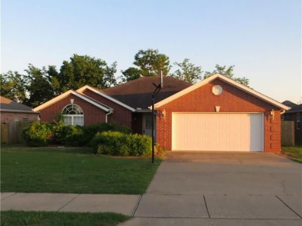 2401 SW 20th Street , Bentonville, AR 72713