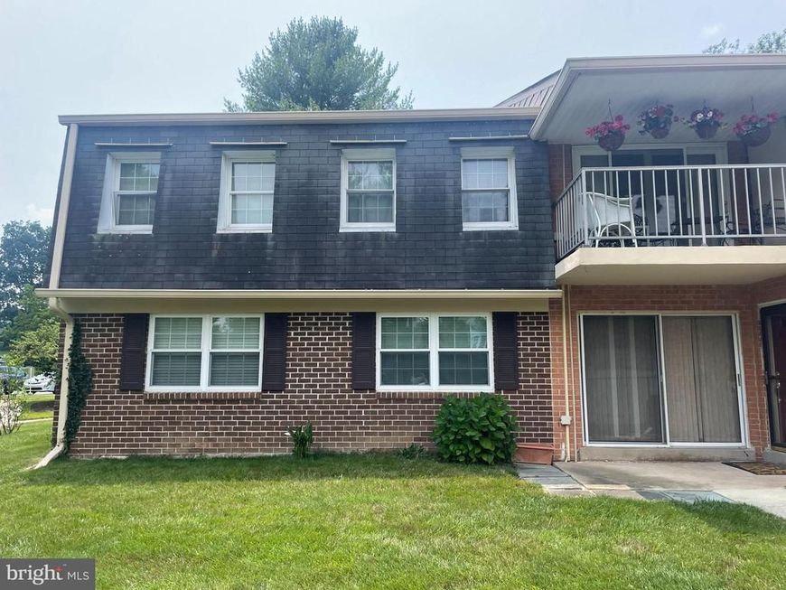 208 Old Forge Crossing, Unit 208, Devon, PA 19333 Main Photo