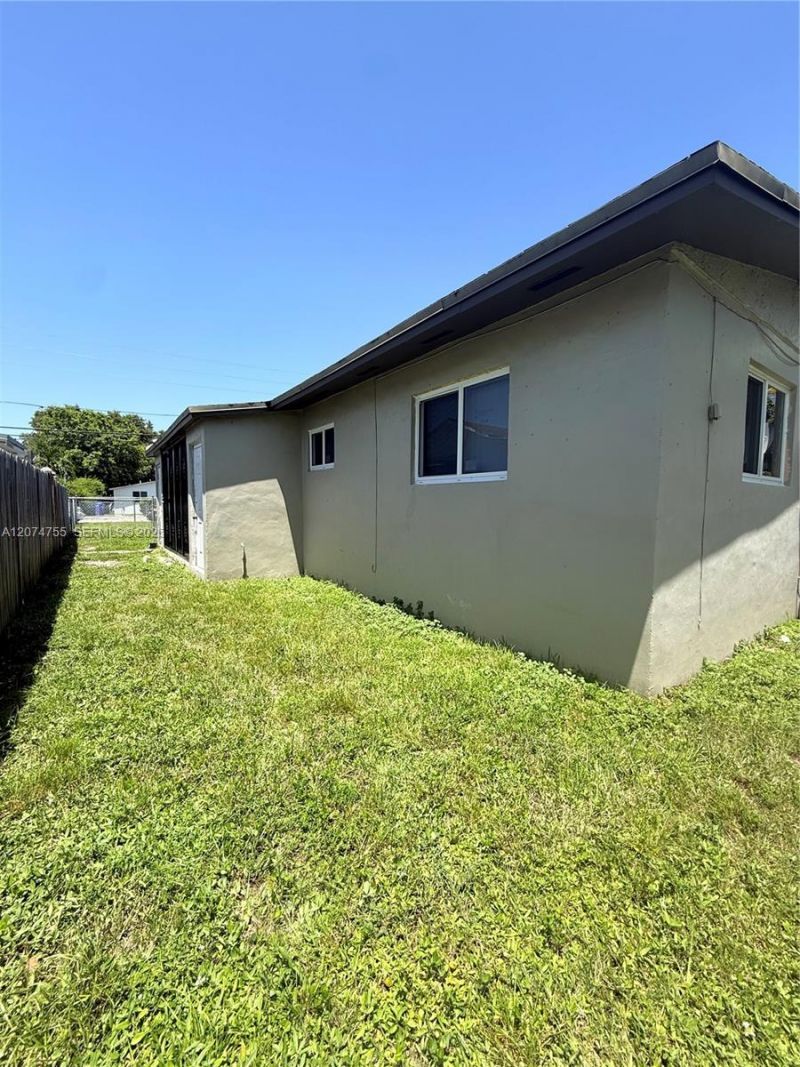 336 NW 53rd St, Unit 1, Miami, FL 33127 Photo
