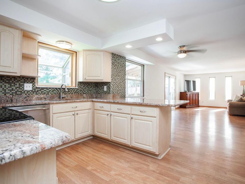 724 Hunters Run, Columbus, OH 43230 Photo 12