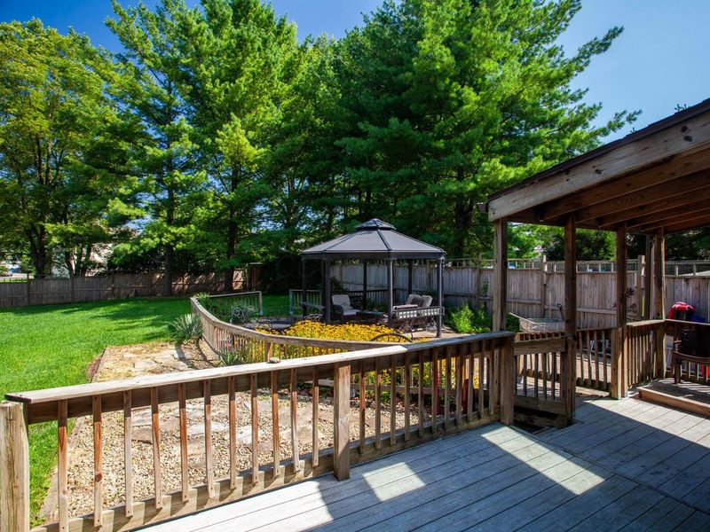 724 Hunters Run, Columbus, OH 43230 Photo 2