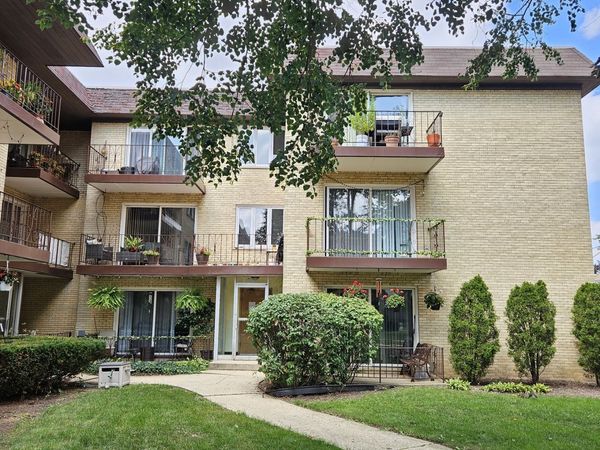 5218 N Delphia Avenue , Unit 309, Chicago, IL 60656
