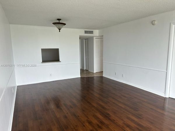 500 Executive Center Dr , Unit 3A, West Palm Beach, FL 33401