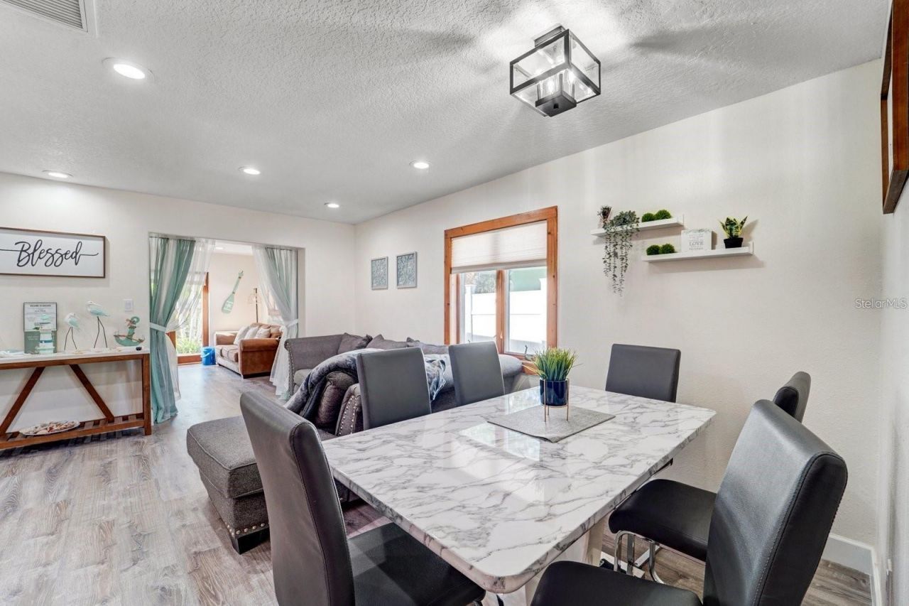 2598 Wood Street, Sarasota, FL 34237 Photo