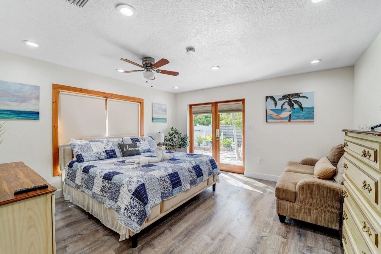 2598 Wood Street, Sarasota, FL 34237 Photo