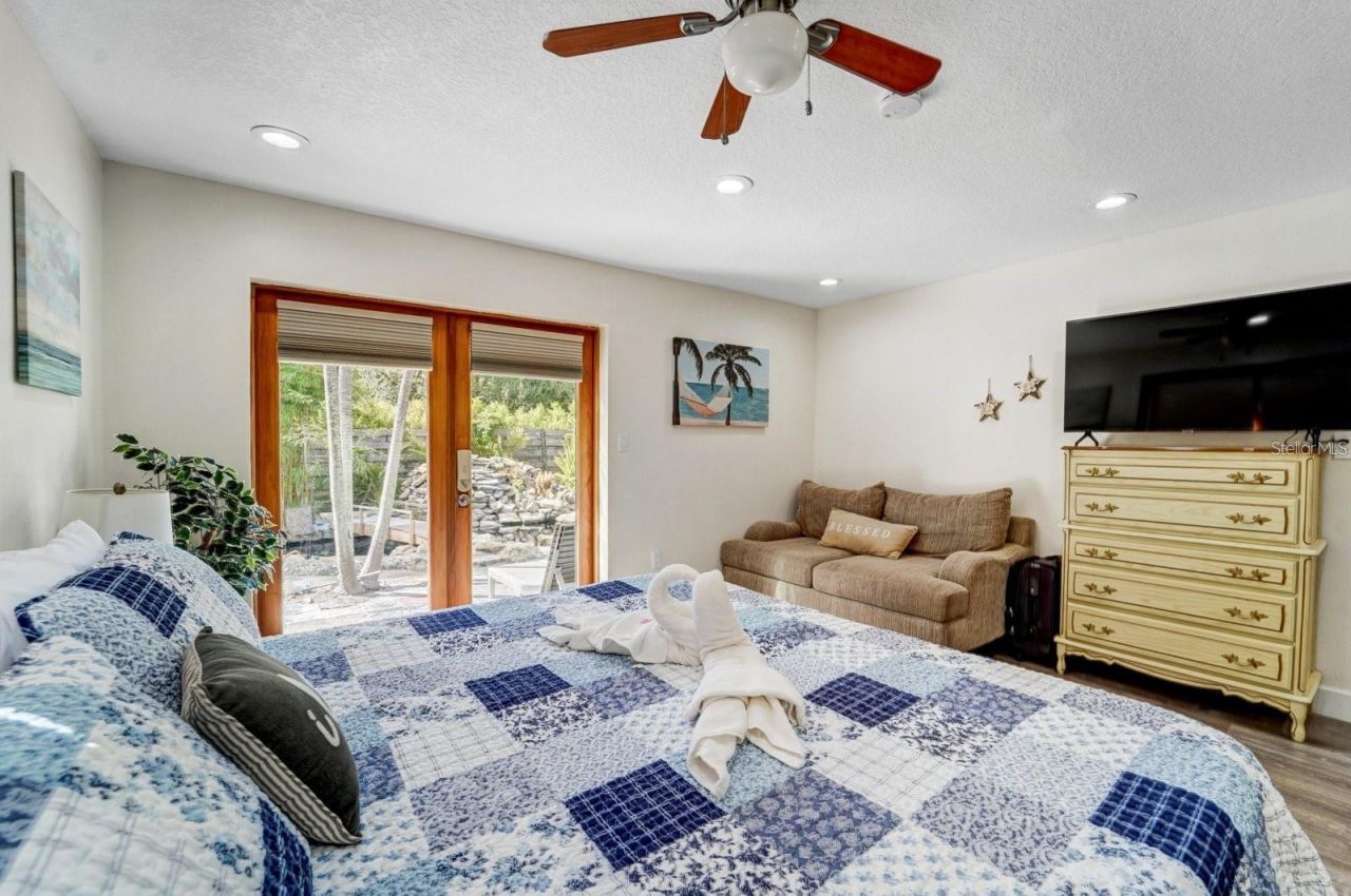 2598 Wood Street, Sarasota, FL 34237 Photo