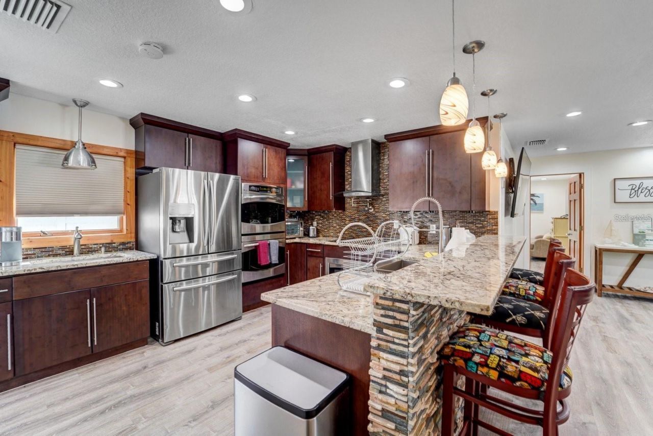 2598 Wood Street, Sarasota, FL 34237 Photo