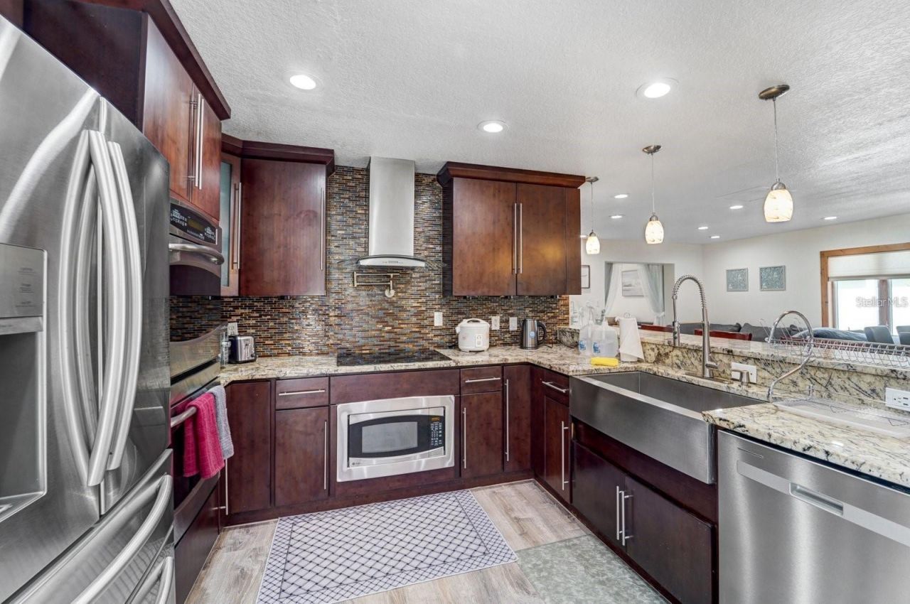 2598 Wood Street, Sarasota, FL 34237 Photo