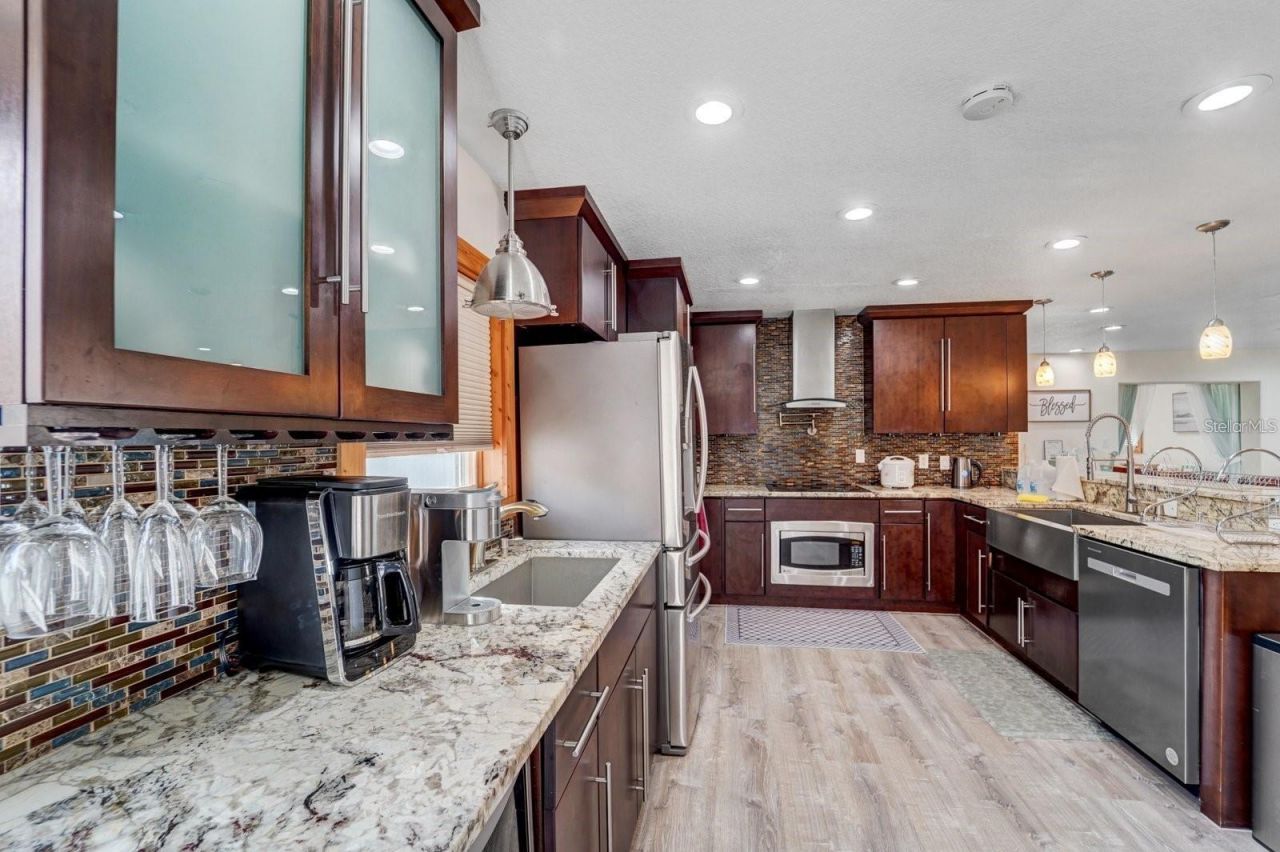 2598 Wood Street, Sarasota, FL 34237 Photo