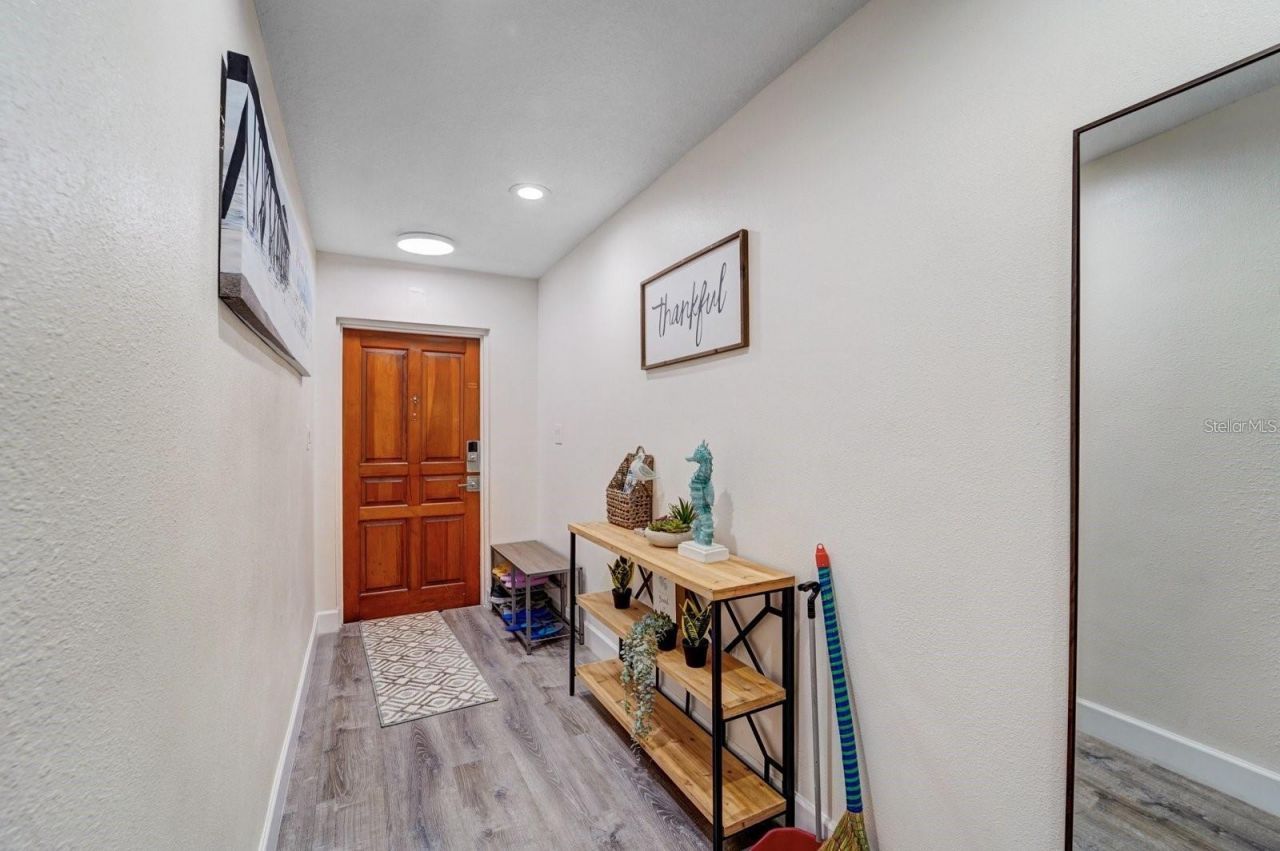 2598 Wood Street, Sarasota, FL 34237 Photo