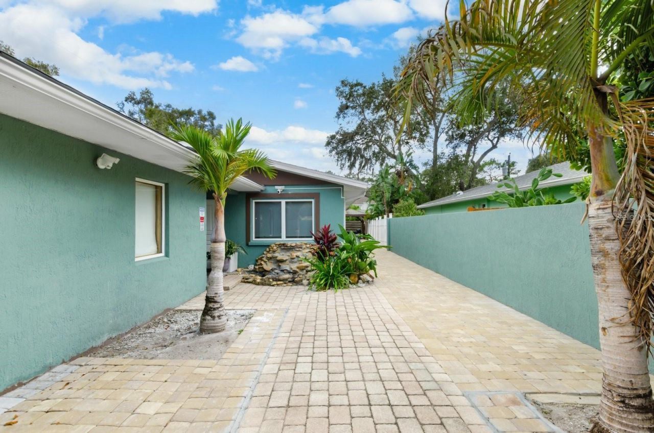 2598 Wood Street, Sarasota, FL 34237 Photo