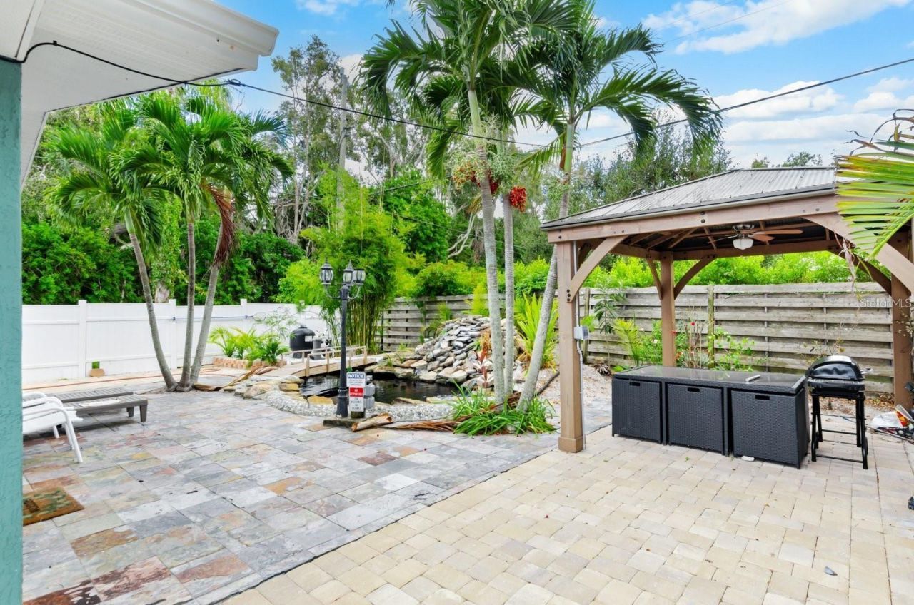 2598 Wood Street, Sarasota, FL 34237 Photo