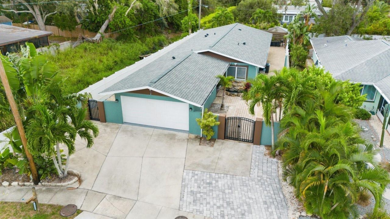 2598 Wood Street, Sarasota, FL 34237 Photo