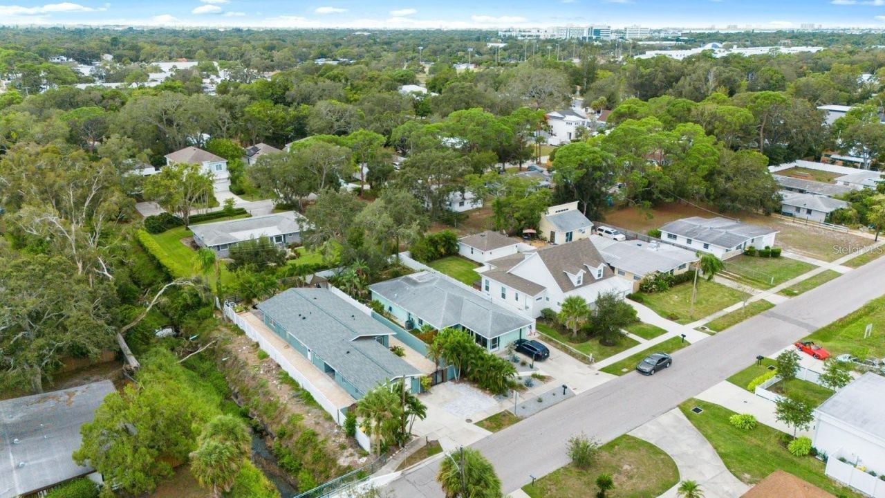 2598 Wood Street, Sarasota, FL 34237 Photo