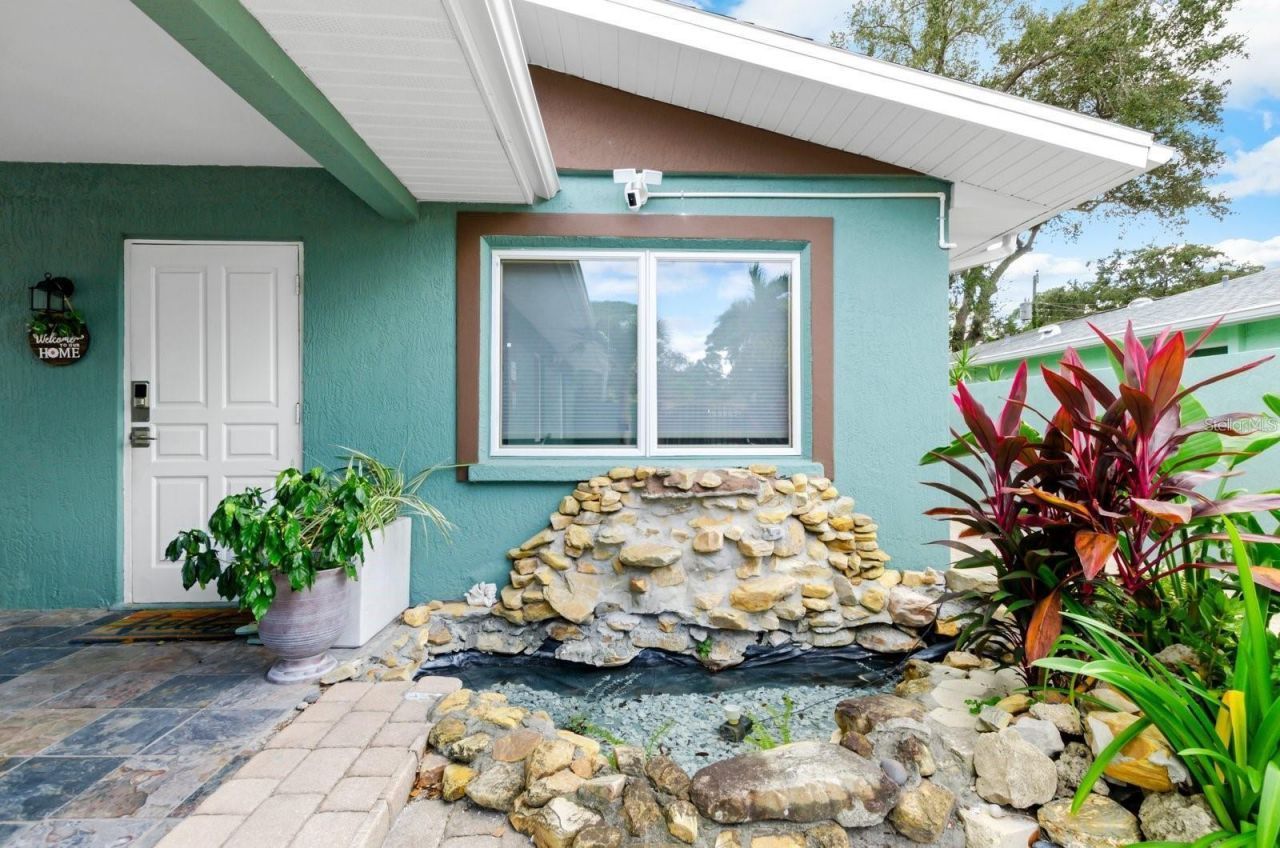 2598 Wood Street, Sarasota, FL 34237 Photo