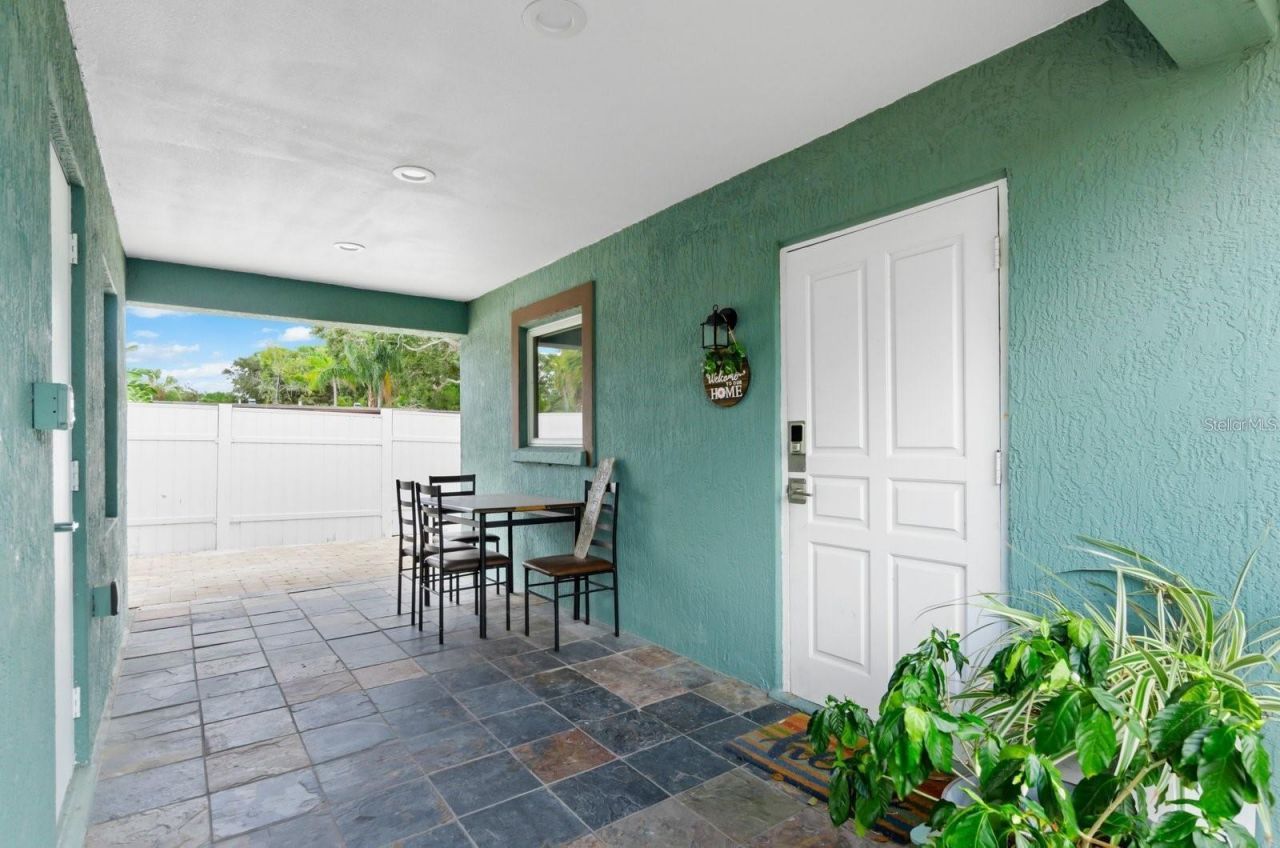 2598 Wood Street, Sarasota, FL 34237 Photo