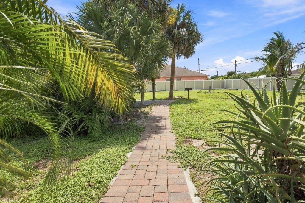 499 SW Millard Drive, Port Saint Lucie, FL 34953 Photo