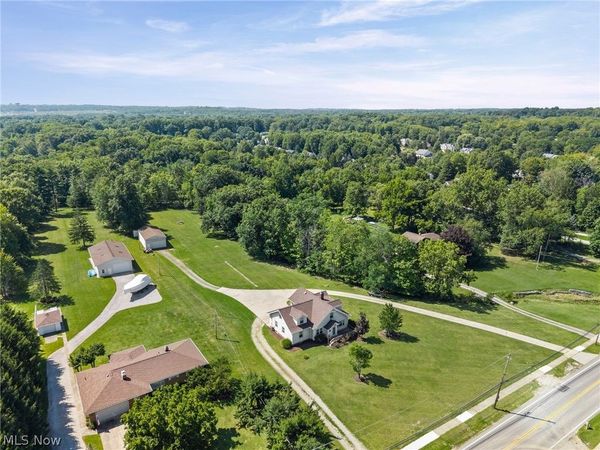 3230 E Wallings Road , Broadview Heights, OH 44147