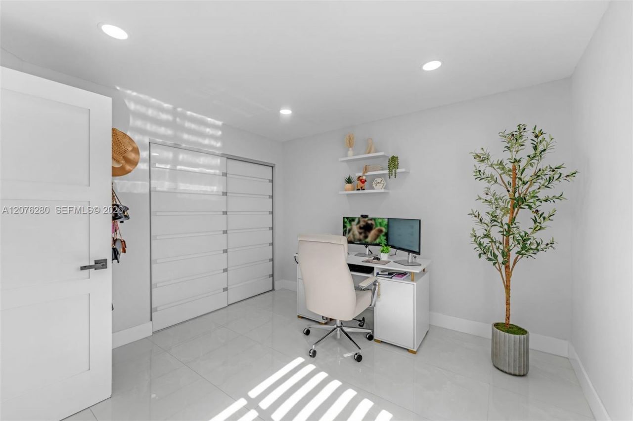 1180 NW 124th Pl, Unit 208, Miami, FL 33182 Photo