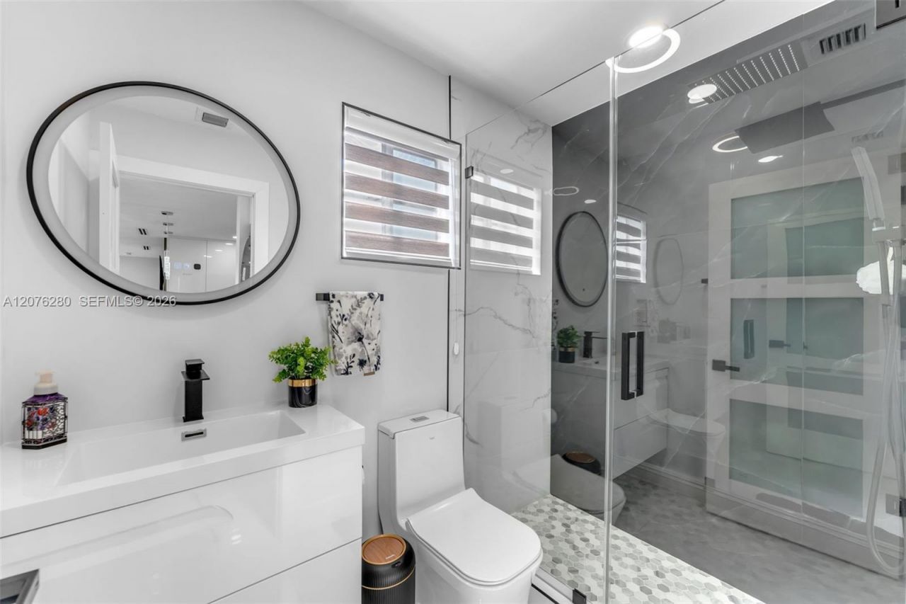 1180 NW 124th Pl, Unit 208, Miami, FL 33182 Photo