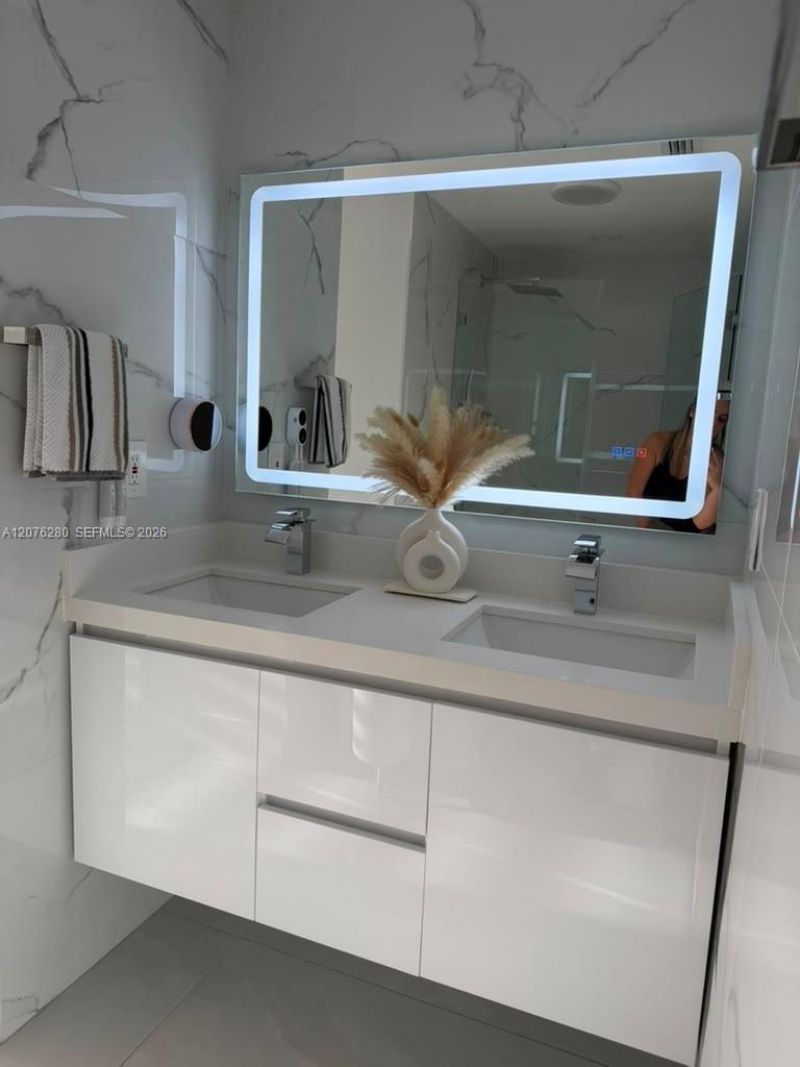 1180 NW 124th Pl, Unit 208, Miami, FL 33182 Photo
