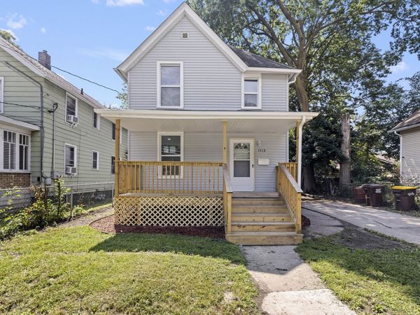 1113 22nd Avenue , Rockford, IL 61104