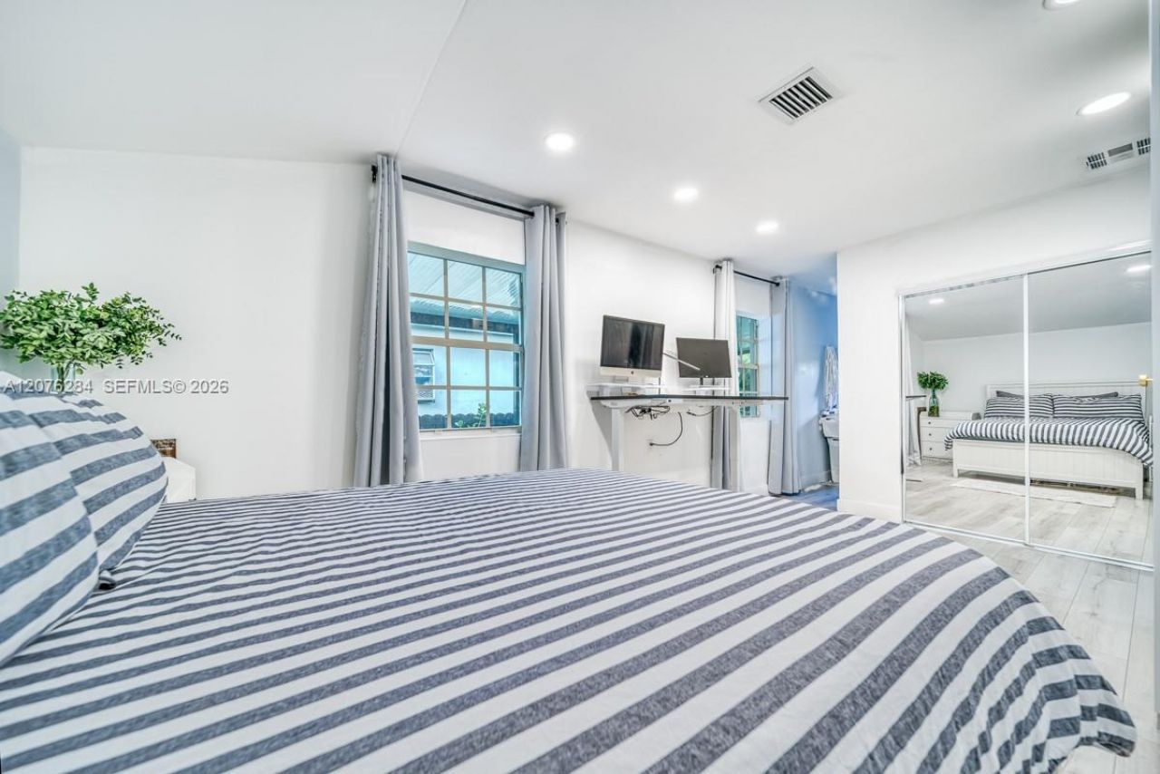 13801 NE 1st Ave, Miami, FL 33161 Photo