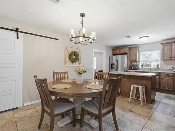 605 SW 7th Street, Lindsay, OK 73052
