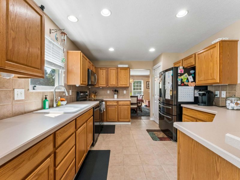5235 Thornwood Drive, Westerville, OH 43082 Photo 5
