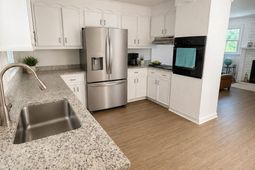 146 Venning Street photo 4