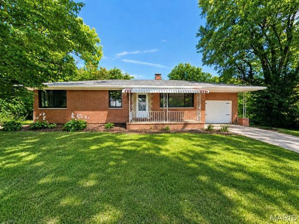 524 Pearl Street, Godfrey, IL 62035