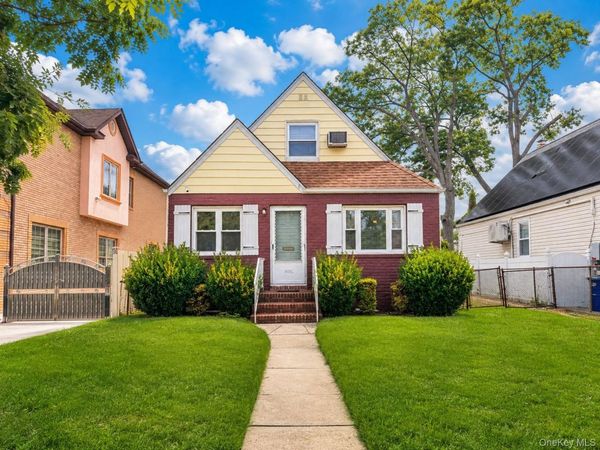 8042 260th Street, Glen Oaks, NY 11004