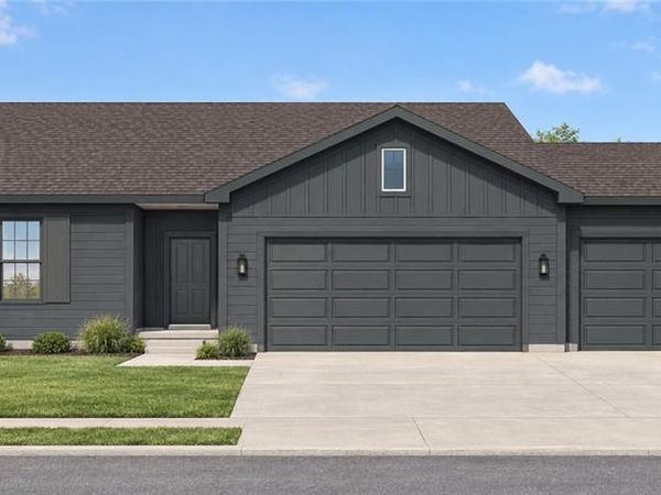 8525 SW 4TH Street, Blue Springs, MO 64014