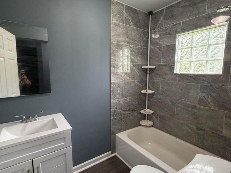 22 Fairview Avenue , London, OH 43140 Photo 6