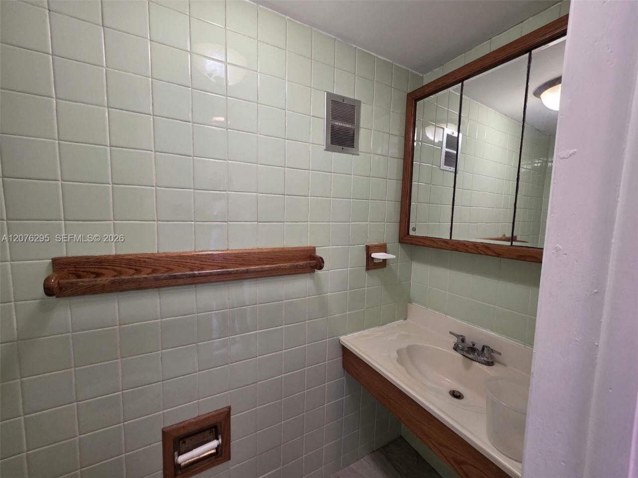 10905 N Kendall Dr, Unit 410, Miami, FL 33176 Photo
