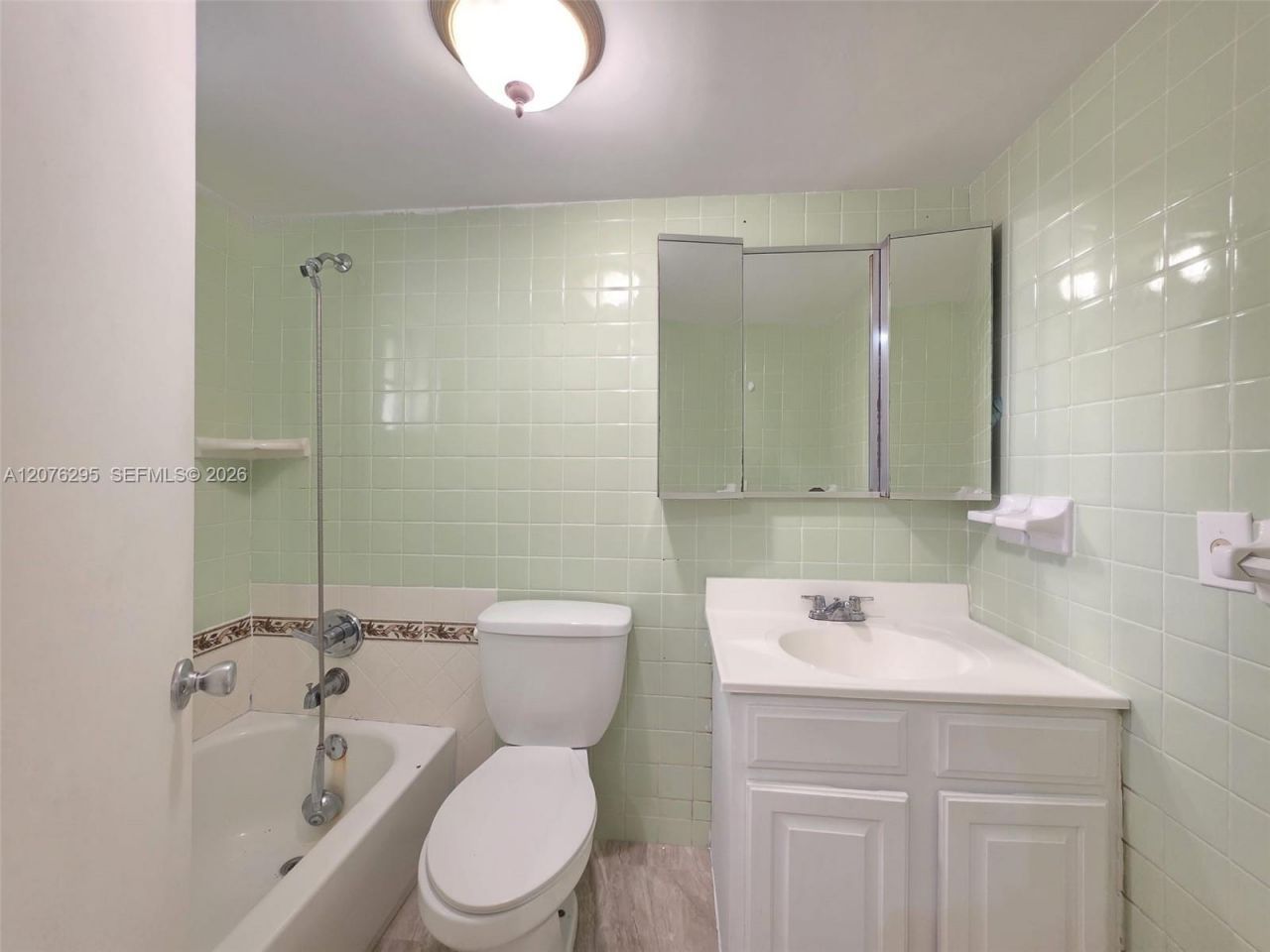10905 N Kendall Dr, Unit 410, Miami, FL 33176 Photo