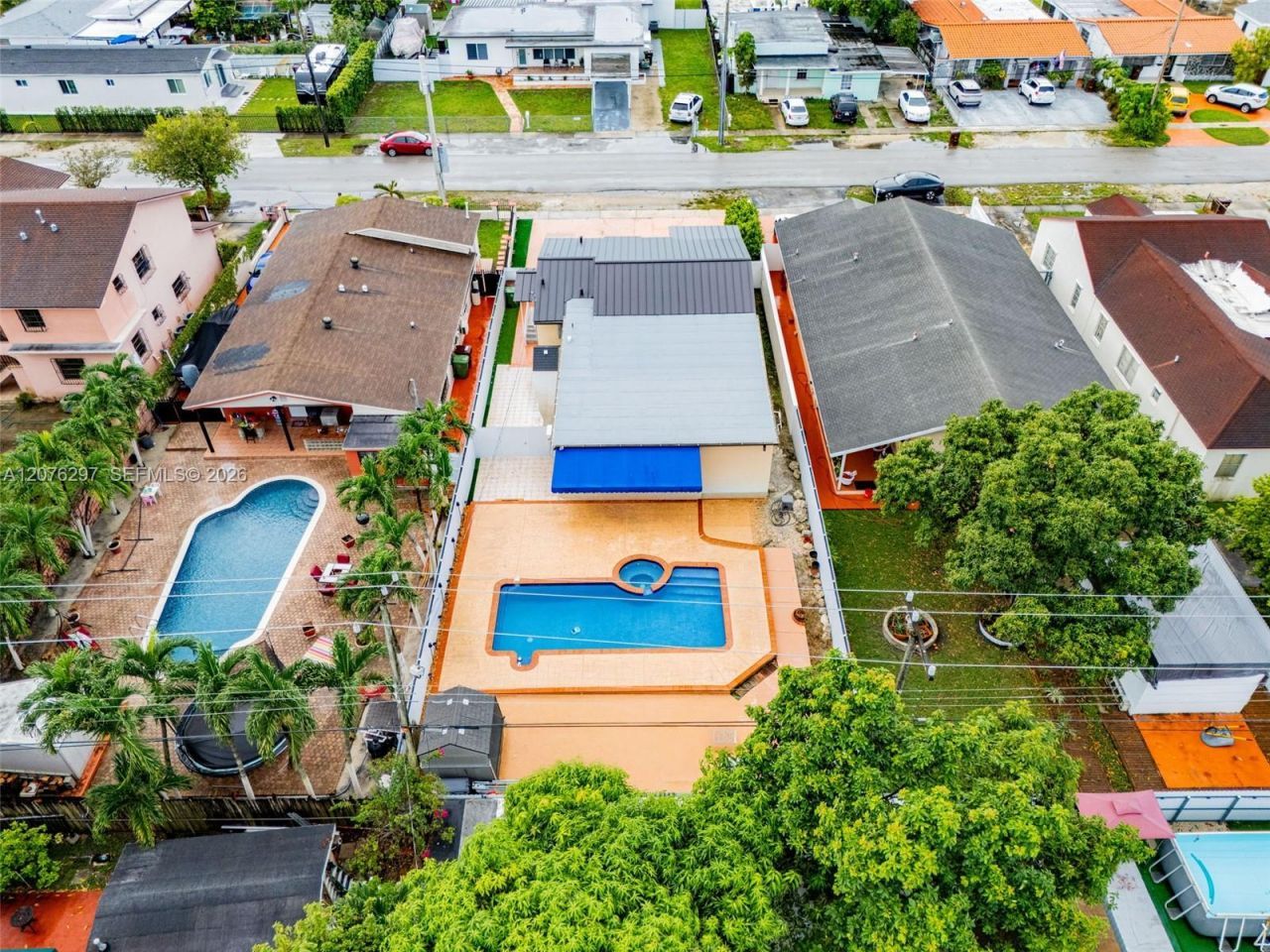 233 W 39th Pl, Hialeah, FL 33012 Photo