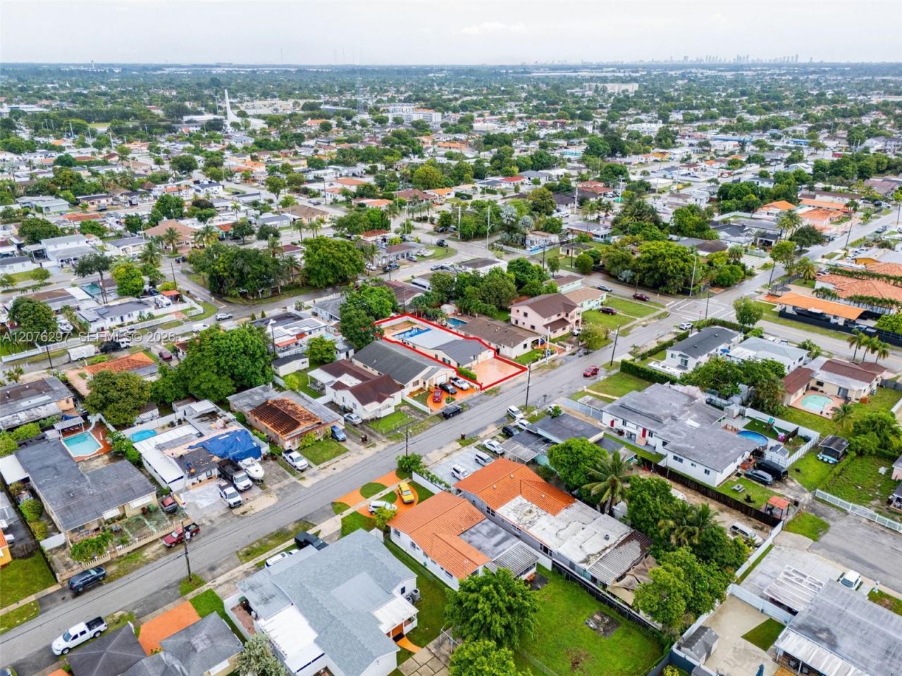 233 W 39th Pl, Hialeah, FL 33012 Photo