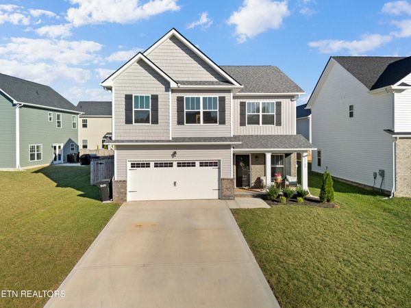 2733 Farmhouse Drive, Maryville, TN 37803