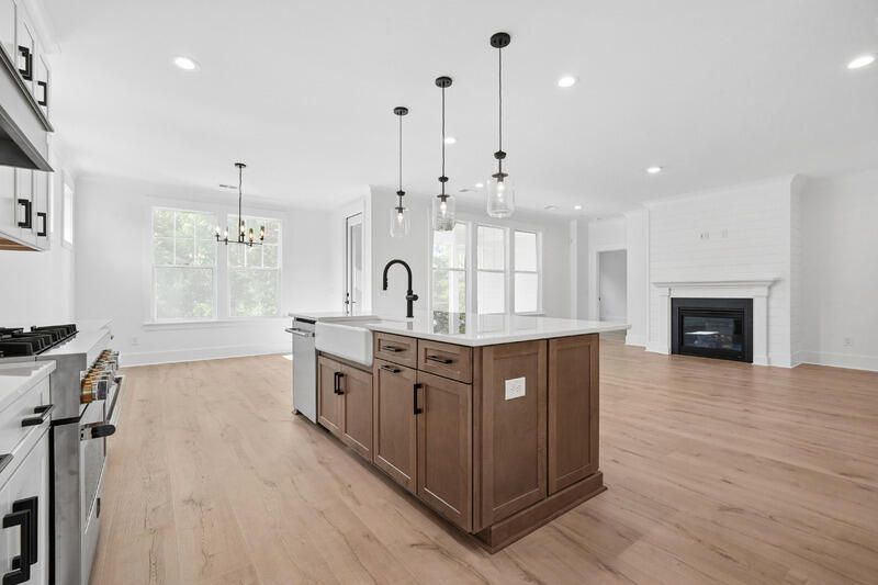 176 Marion Cove Drive Photo 4