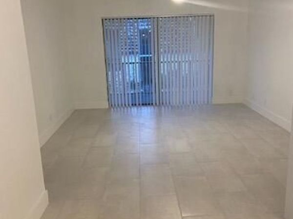 3123 OAKLAND SHORES Drive, Unit D207, Oakland Park, FL 33309