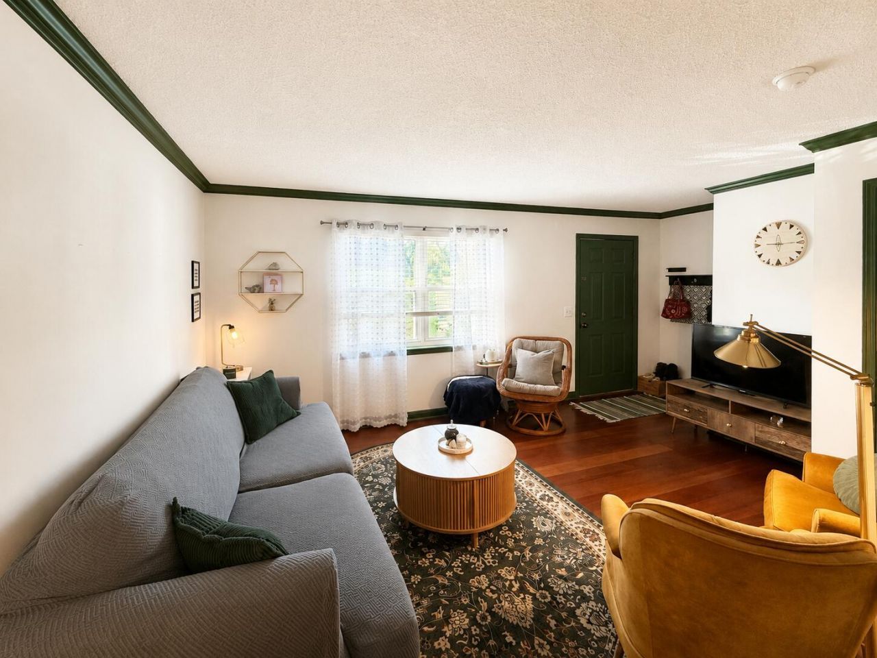 415 Parkdale Drive Photo 4