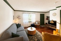 415 Parkdale Drive photo 4