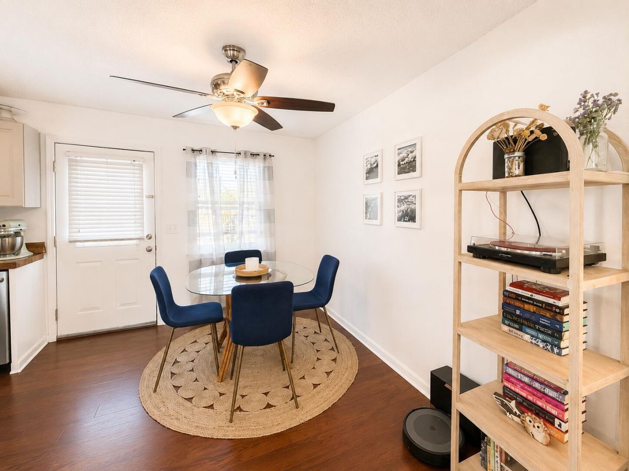 415 Parkdale Drive Photo 5
