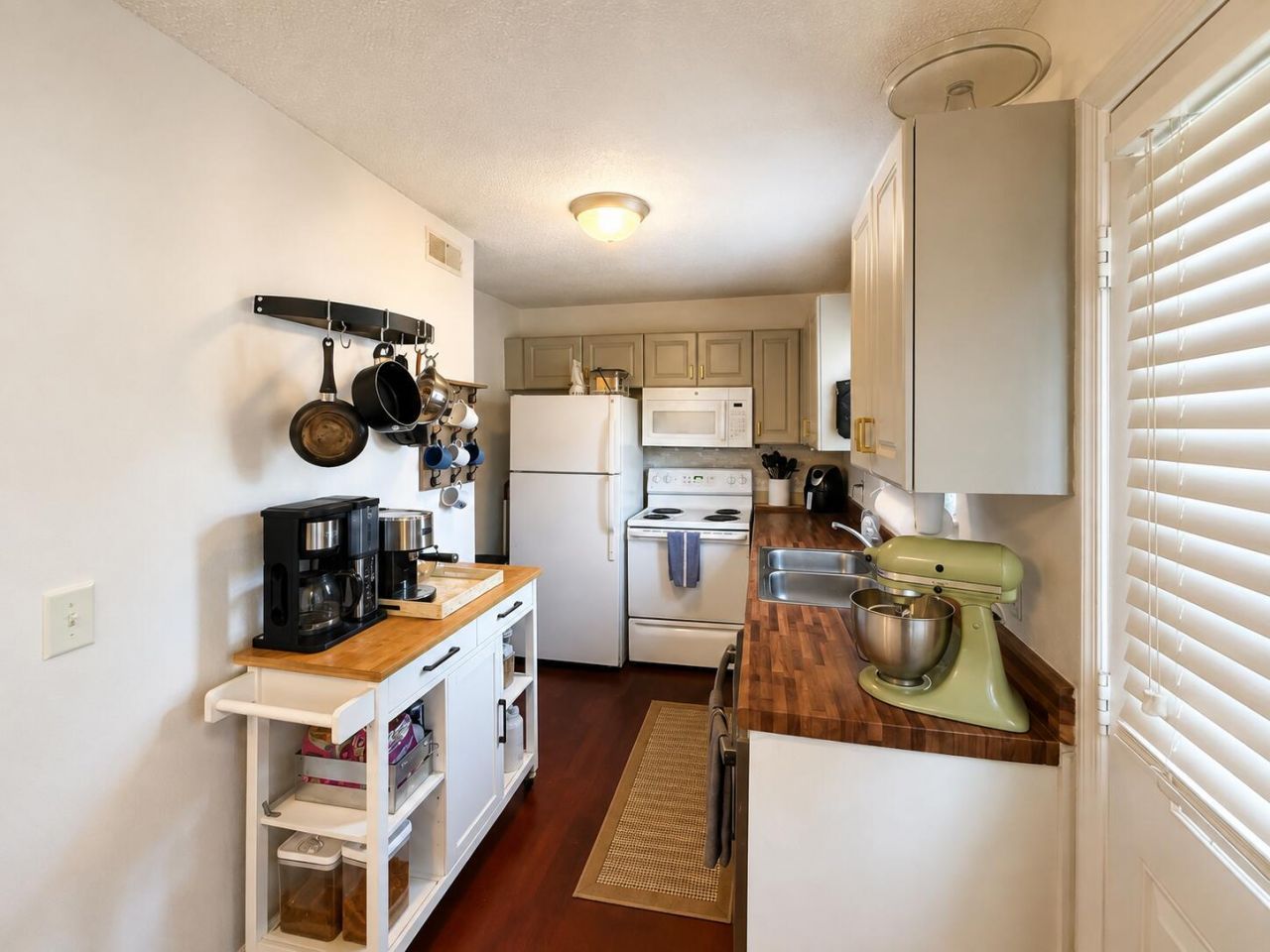 415 Parkdale Drive Photo 7