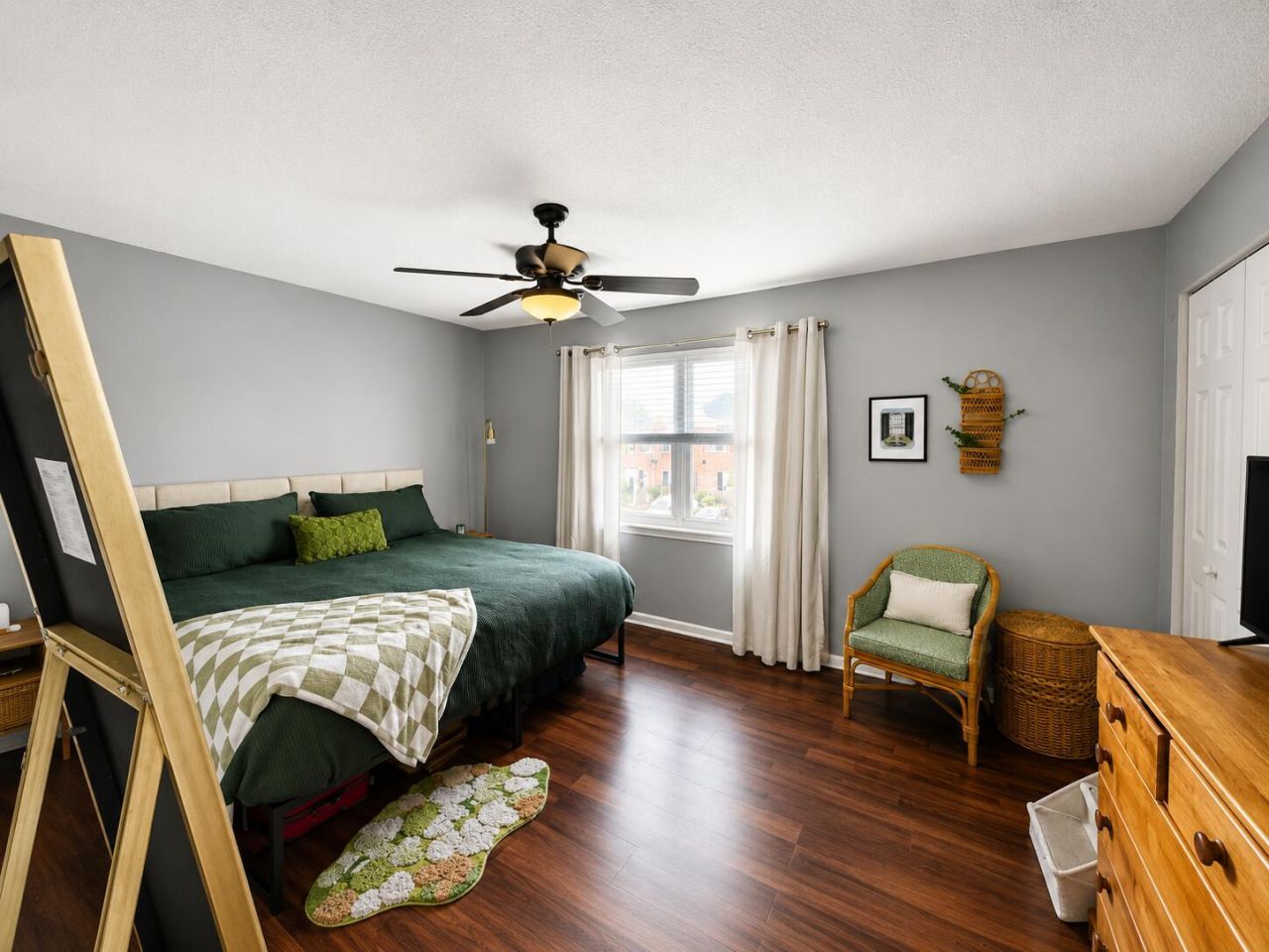 415 Parkdale Drive Photo 9