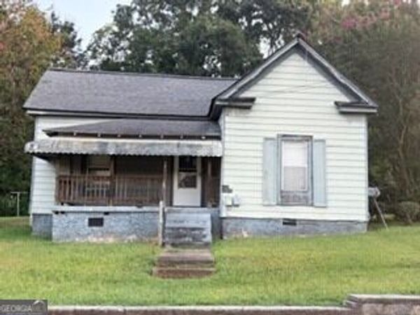 48 Martin Luther King Jr Dr, Newnan, GA 30263