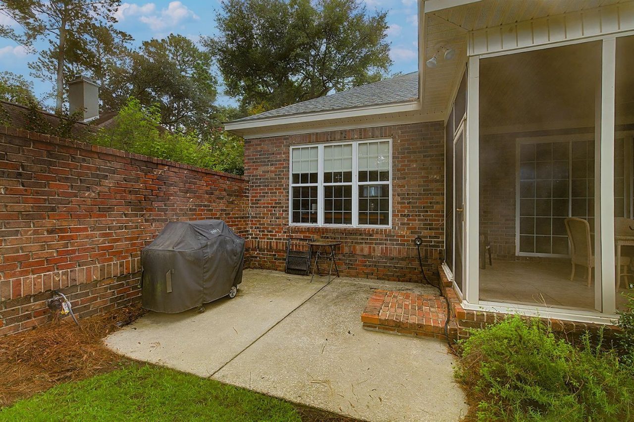 380 Doral Dr. Photo 10