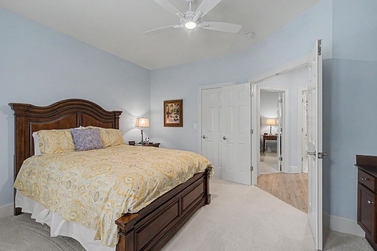 380 Doral Dr. Photo 18