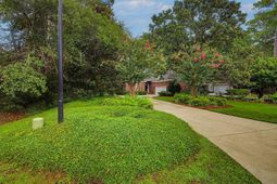 380 Doral Dr. photo 4